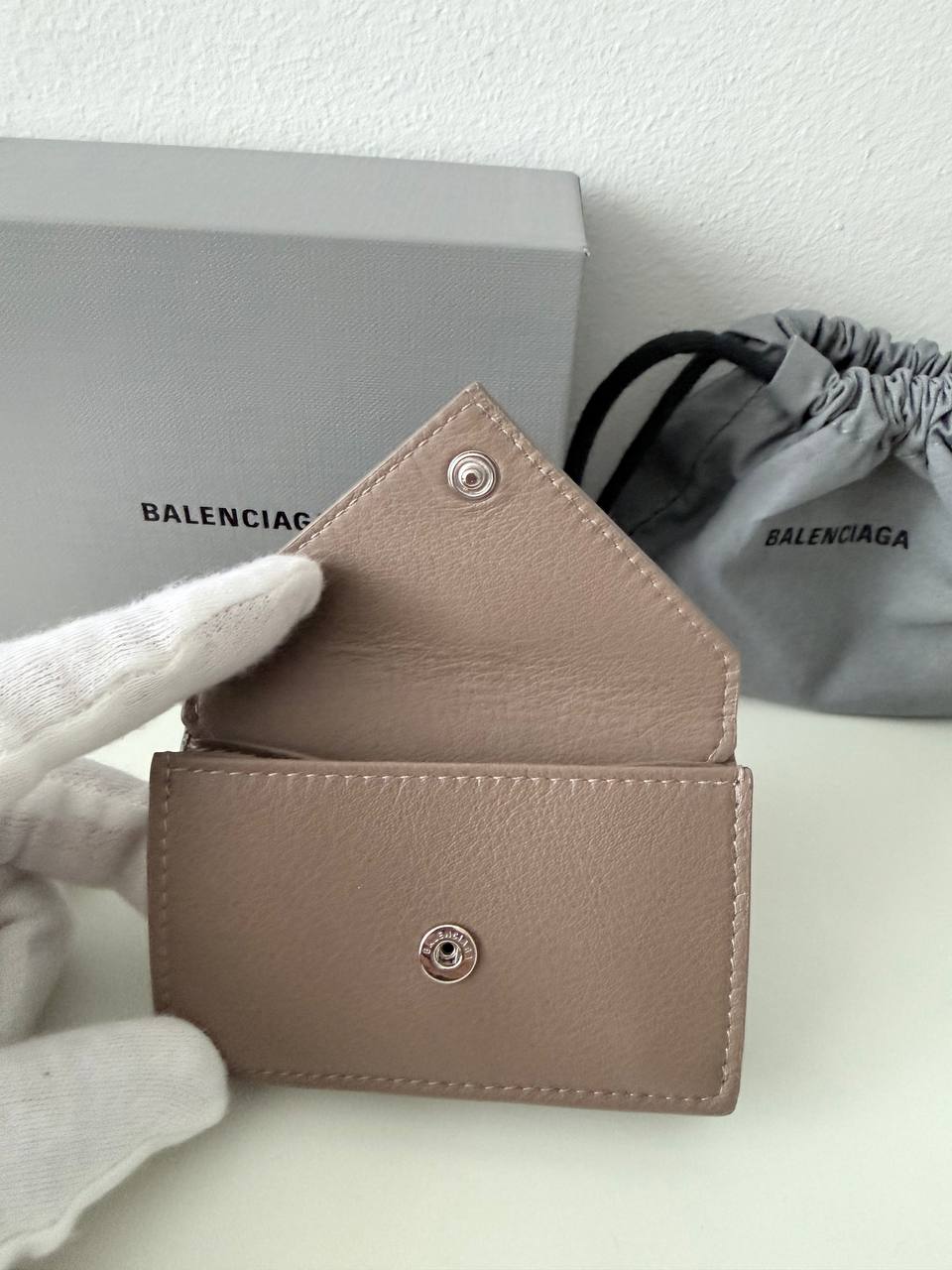 Envelope Leather Compact Wallet – Pre-Owned