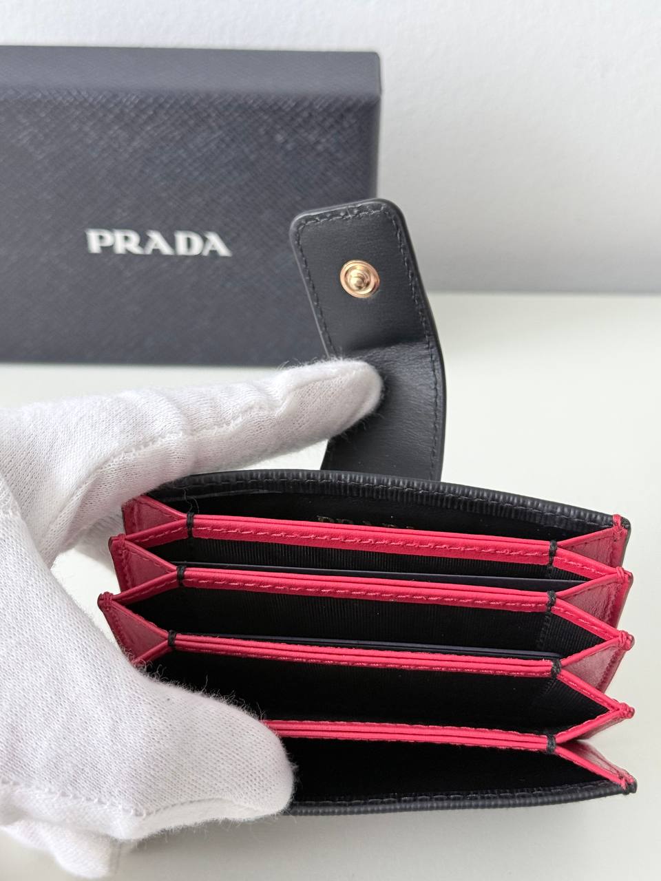 Milano Accordion Card Holder | | Full Set | Like New ️