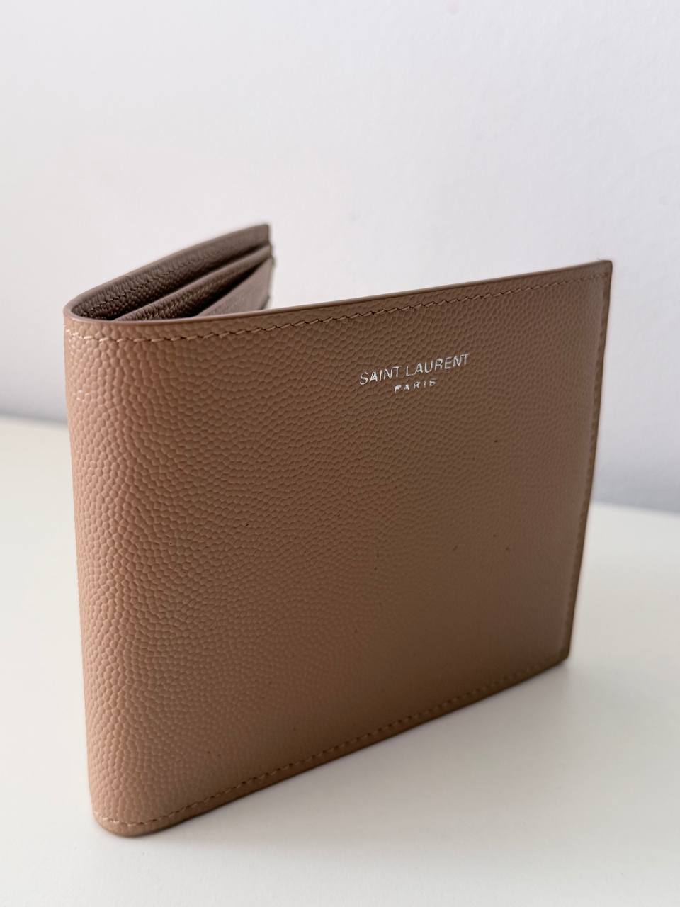 Paris Grained Leather Bifold Wallet – Beige / Nude – Authentic Pre-Owned