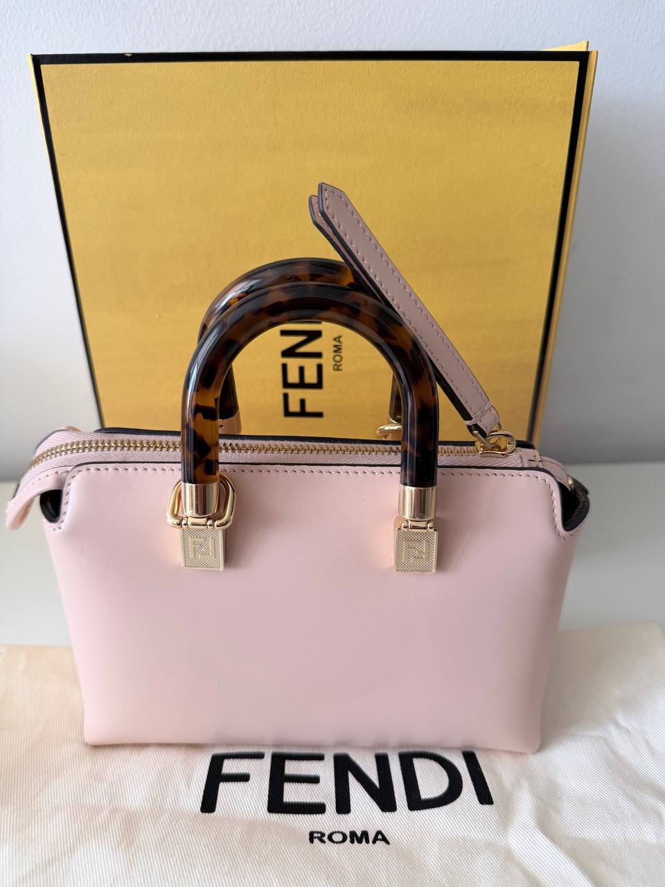 Freelove Pink Mini Top Handle Bag with Tortoiseshell Handles – Structured Leather Crossbody Satchel