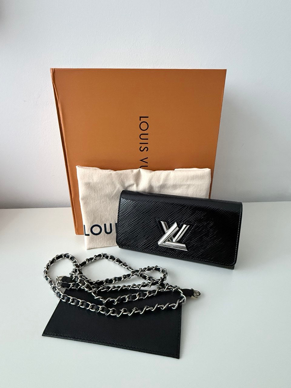 Structured Black Bag | Pre Loved Luxury Shoulder Bag