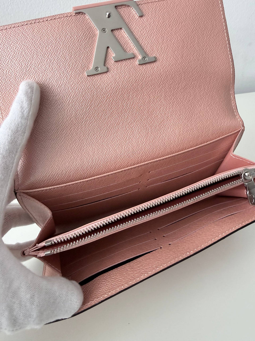 Epi Twist Wallet – Pink (Pre Owned)