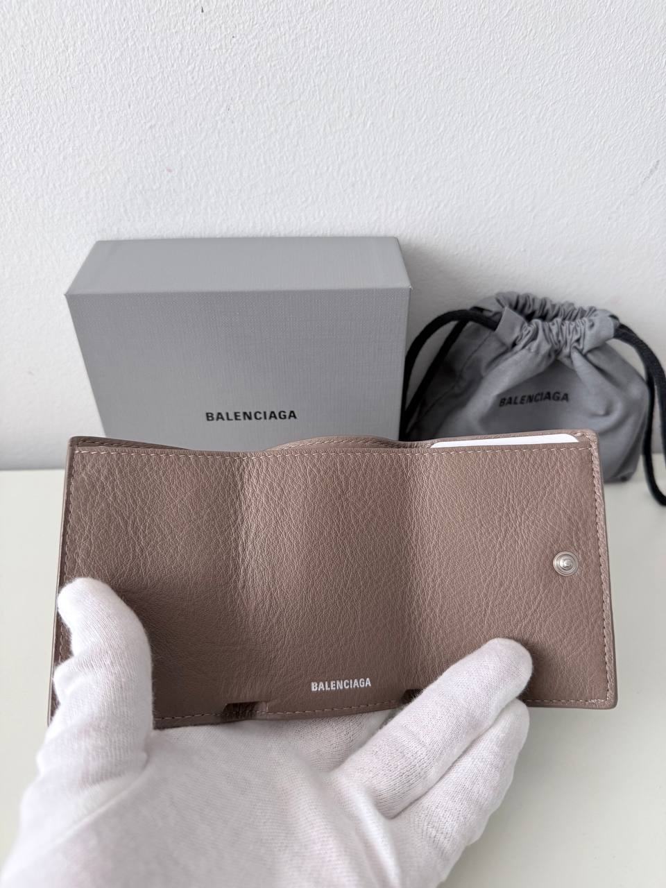 Envelope Leather Compact Wallet – Pre-Owned