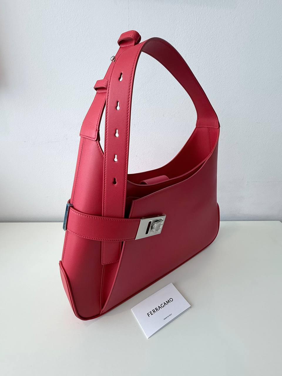 Pre-Owned Flame Red Calf Leather Shoulder Bag – Calf Leather