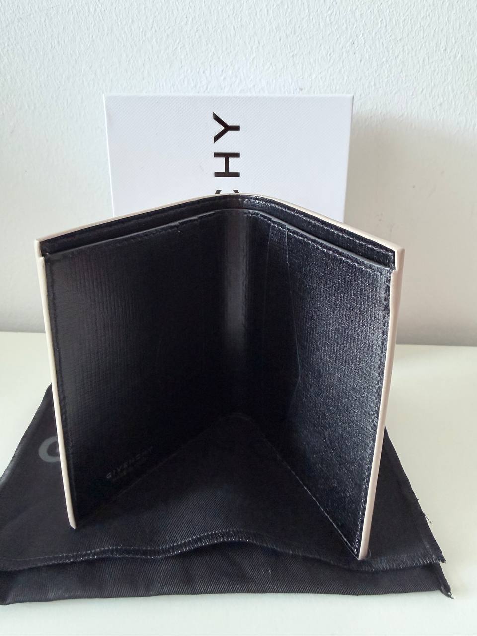 Two-Tone Leather Card Holder Passport Wallet – Pre-Owned with Box & Dust Bag