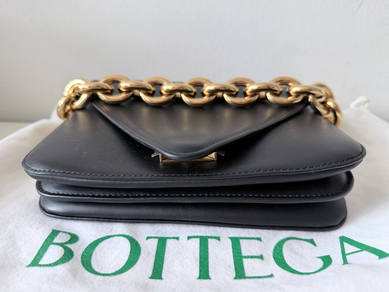 Pre-Owned Small Mount Crossbody Bag