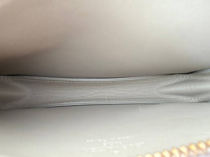 Mini Bolso Louis Vuitton Pochette Accessoires en Piel Monogram Vernis Beige