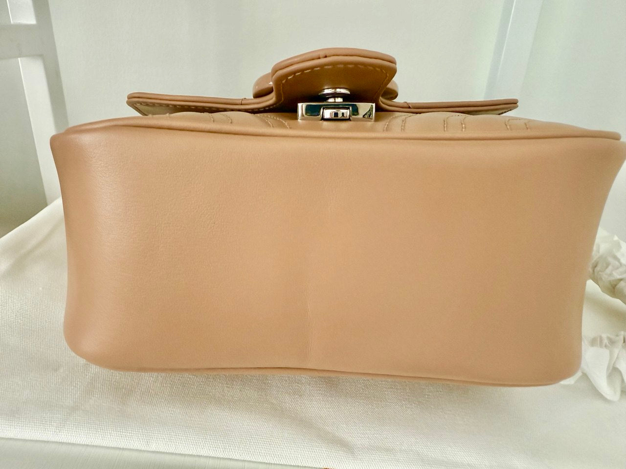 Pre-Owned Marmont Leather Shoulder Bag Beige