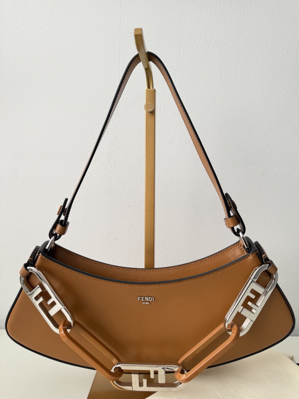Bolso de diseñador en piel caramelo | Pre loved luxury bag