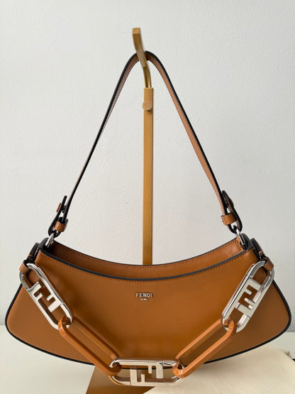 Bolso de diseñador en piel caramelo | Pre loved luxury bag