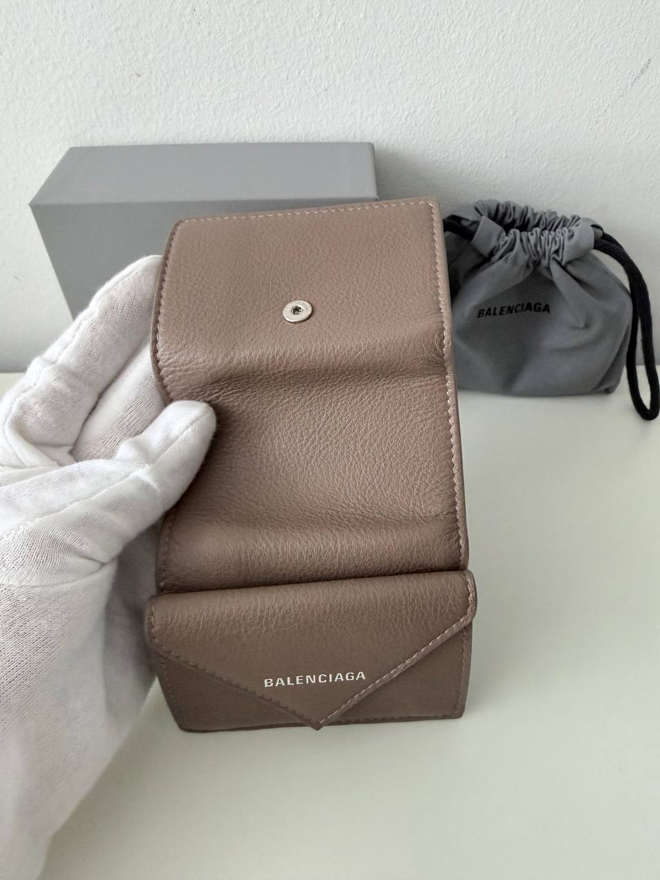 Envelope Leather Compact Wallet – Pre-Owned