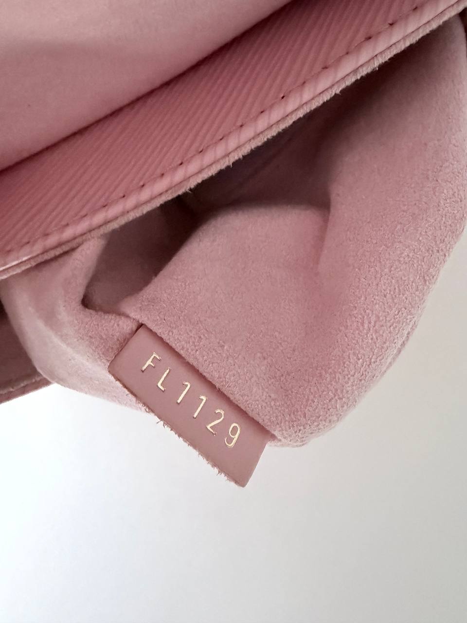 Pre-Loved Designer Style Pink Leather Crossbody Bag with Gold-Tone Hardware