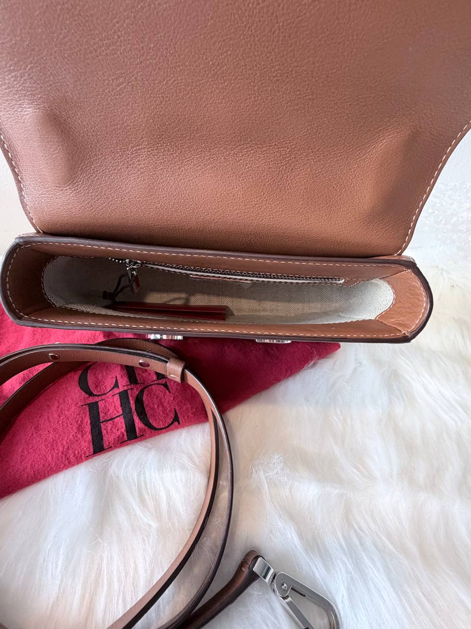 Insignia Leather Shoulder Bag – Brown – Pre-Loved | Full Set