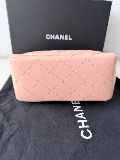 Bolso Chanel Mini Classic Flap Bag en Piel Lambskin Rosa Pastel