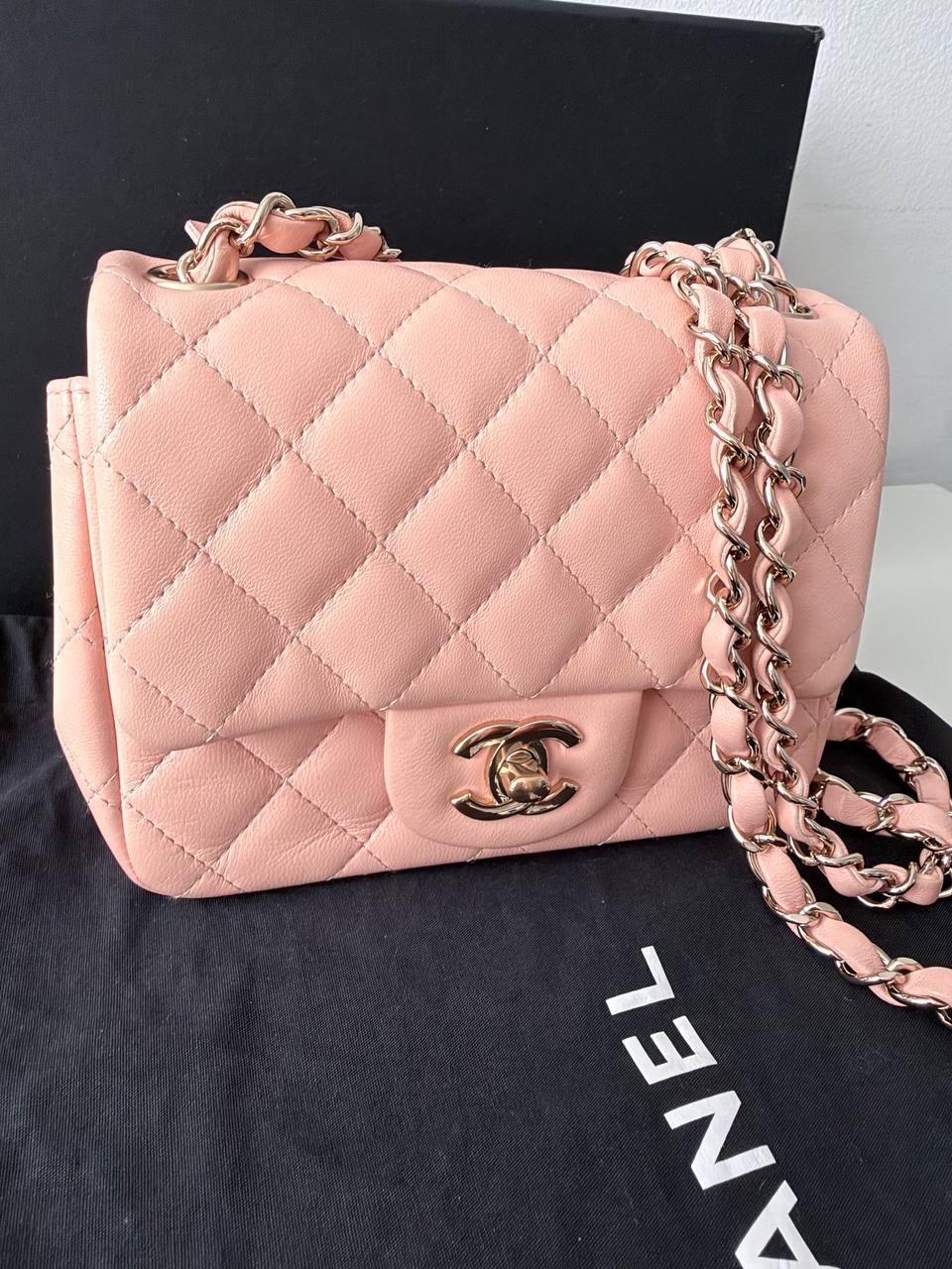 Bolso Chanel Mini Classic Flap Bag en Piel Lambskin Rosa Pastel
