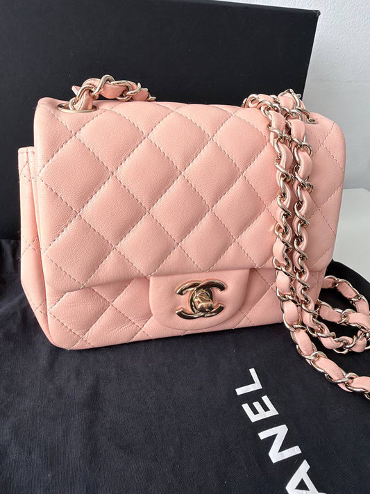 Bolso Chanel Mini Classic Flap Bag en Piel Lambskin Rosa Pastel